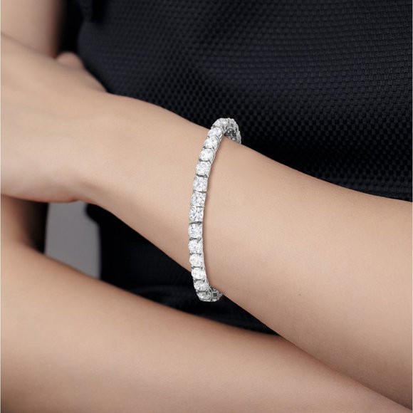 18k Gold Plated Swarovski Bracelet & Earrings Set - Picture 2 of 3